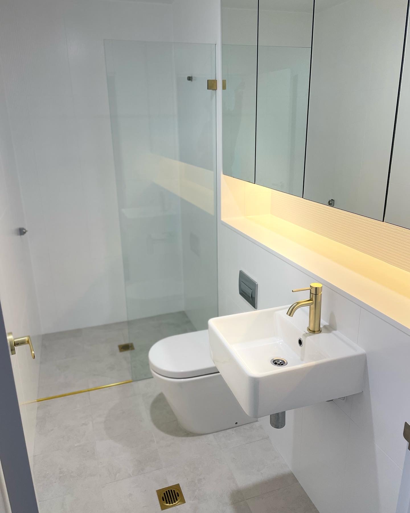 Bathroom resurfacing